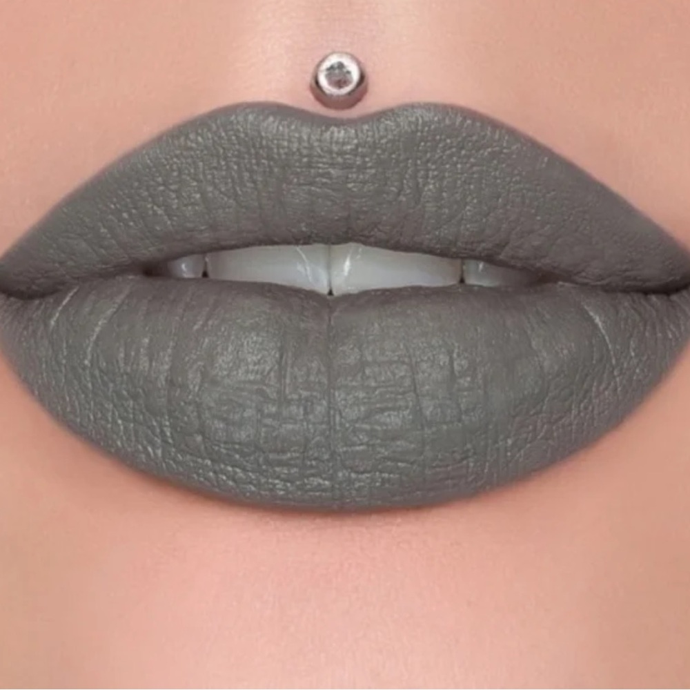 Jeffree Star Velvet Trap Lipstick in Drill Sergeant